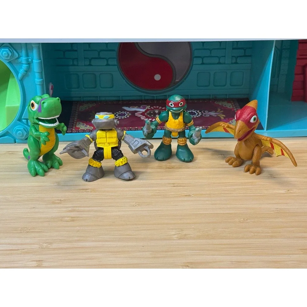 TMNT Half-Shell Heroes Chinatown Playset with Raphael and Dinosaur Figures